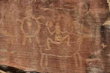 Legend Rock Petroglyphs_01