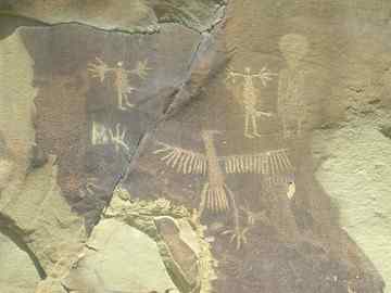 Legend Rock Petroglyphs_03