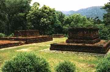 Lembah Buiang, lying between Gunung Jerai in the north and Sungai Muda in the south, is regarded as Malaysia's richest archaeological area.