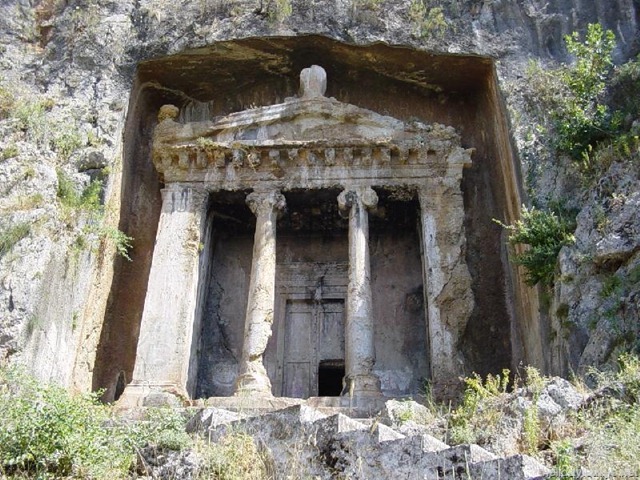 [921b_RockTombFethiye_w[5].jpg]