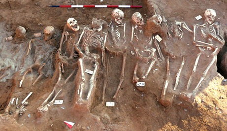 [081217-himera-mass-grave_big[5].jpg]