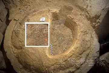 A painted drum found during the third season excavations at Pit No.1 of the Terracotta Warriors and Horses of Qin Shihuang