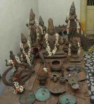 HIDDEN TREASURE: Ancient idols found in Kandiyanallur village of Vandavasi taluk on Wednesday. Photo: B. Jothi Ramalingam.