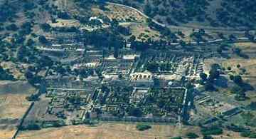Aerial view of Medina al Zahra: the design of the city strongly influenced later types of architecture.