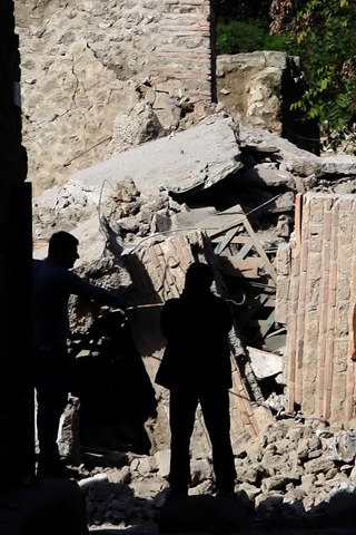 [ALeqM5iI7Xu9YpyBn7wJGsjxE8_waDU2Mw[5].jpg]