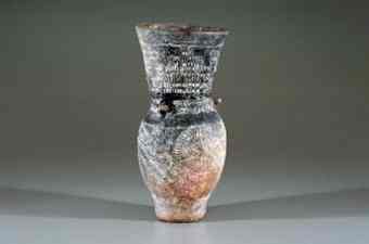 The vessel comes from the Ban Chiang culture (2100 BC-AD 200).
