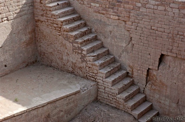 [Dholavira58[14].jpg]