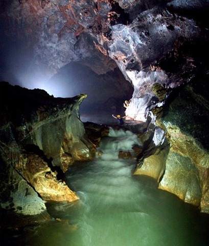 [largestvietnamcave_9969_600x4505.jpg]