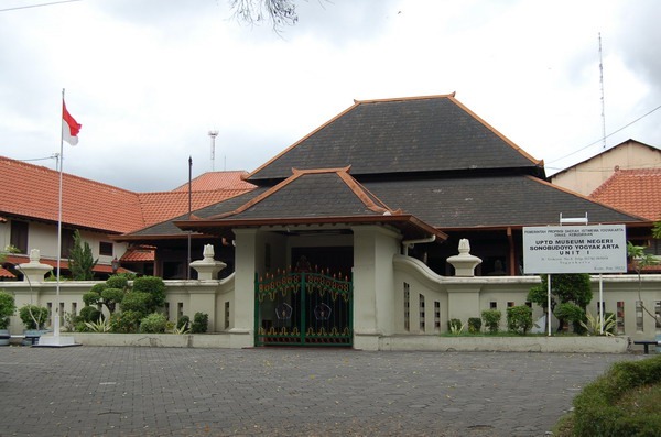 [museum_sonobudoyo5.jpg]