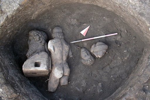 [ALeqM5gfy_kedVHmeJ-iiW4NGcN0Xi-CDQ4.jpg]