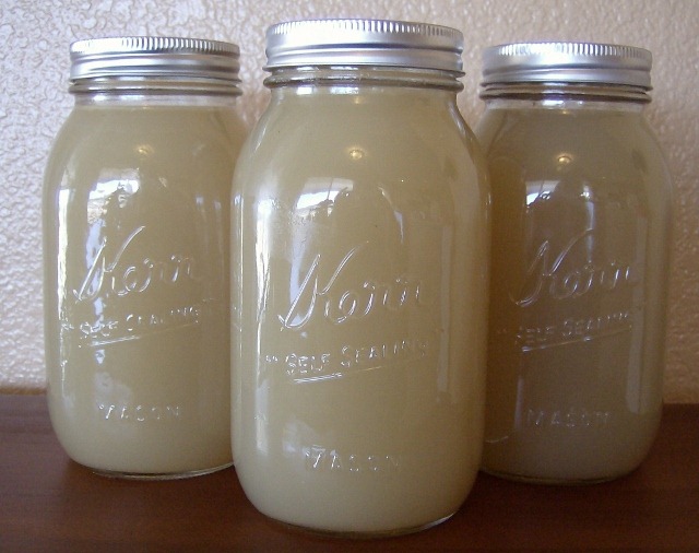 [chicken broth in jars (640x506)[4].jpg]