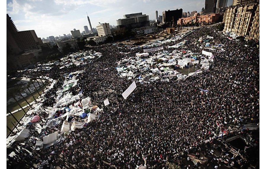 [72652649-tahrir-square[2].jpg]