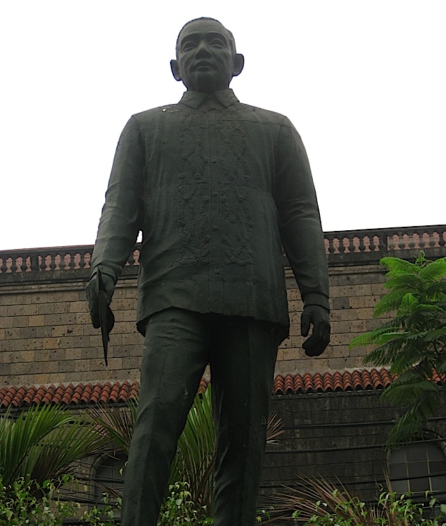statue of Roman Ongpin in Binondo, Manila