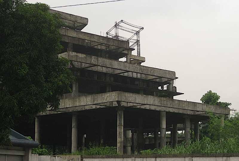 abandoned construction along the Quezon Memorial Circle