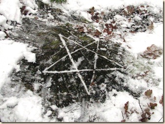 20101218 BHW pentagram in snow 032