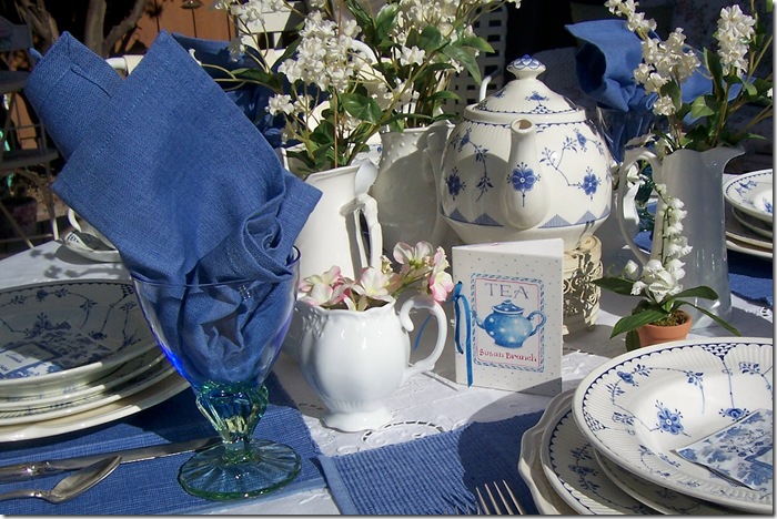 blue tablescape indoors6