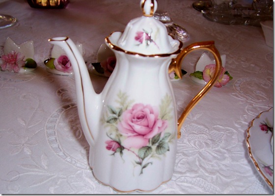 mini rose teapot
