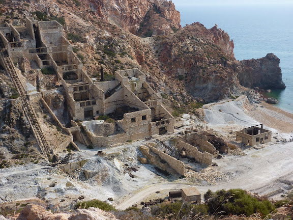 Blog de voyage-en-famille : Voyages en famille, Milos, côte Sud et Nord Ouest