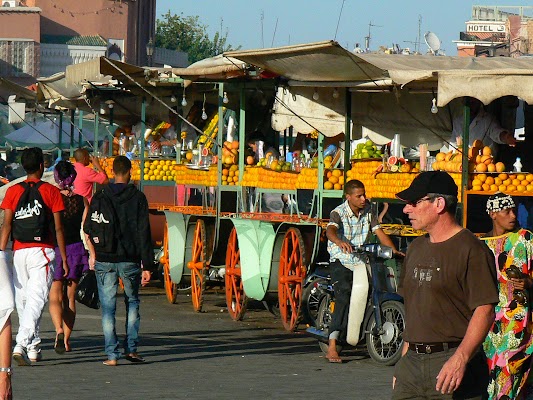 Obiective turistice Maroc: Jema el-Fnaa Marrakech - sucuri.JPG
