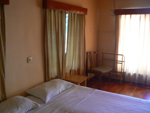 Cazare Maldive: Maagiri Guesthouse Male camera dubla.JPG