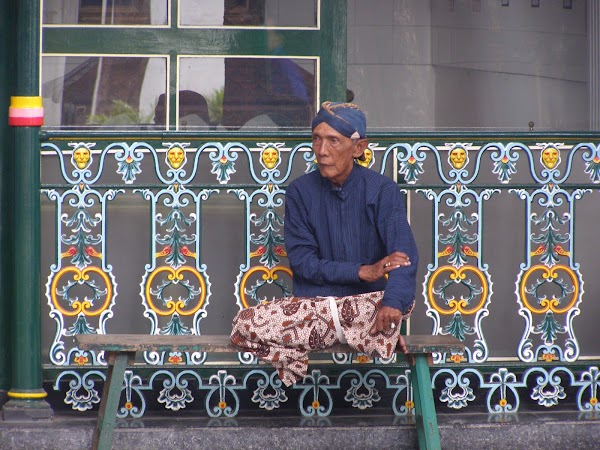 Imagini Indonezia: jogja sultan palace guard