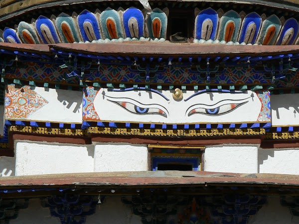 Obiective turistice Tibet: ochii lui Buddha, Gyantse