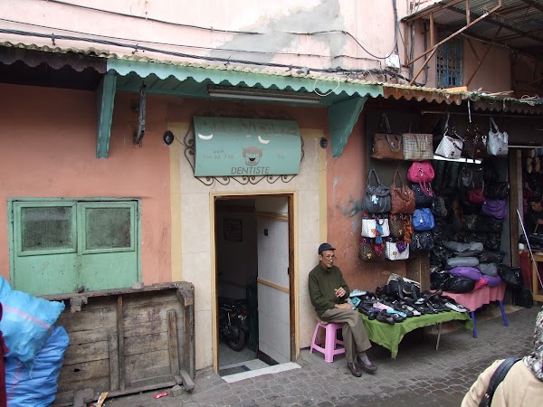 Obiective turistice Maroc: Dentist.JPG