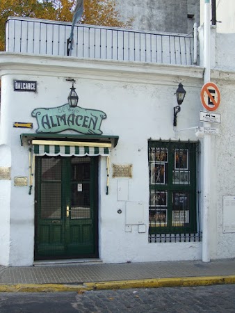 Obiective turistice Argentina: In San Telmo, cea mai celebra pravalie din Baires.JPG