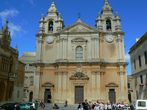 Obiective turistice Malta: catedrala din Mdina.JPG