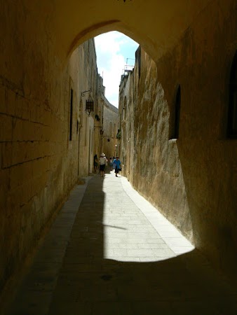 Obiective turistice Malta: strazile din Mdina.JPG
