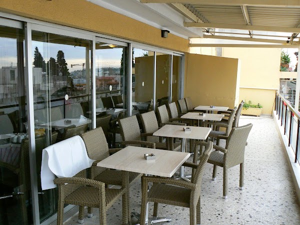 Imagini Grecia: hotel Adonis Atena, terasa