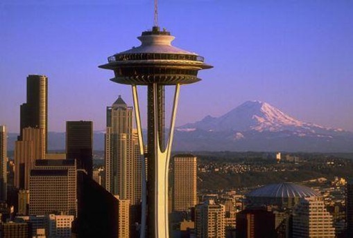 Space_Needle_Downtown_and_Mt_Rainier-Seattle