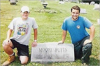 moore_butts_tombstone_20091112_1481992312