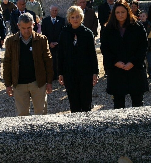 [2010-Crmonie-du-11-Novembre-11-11-10.jpg]