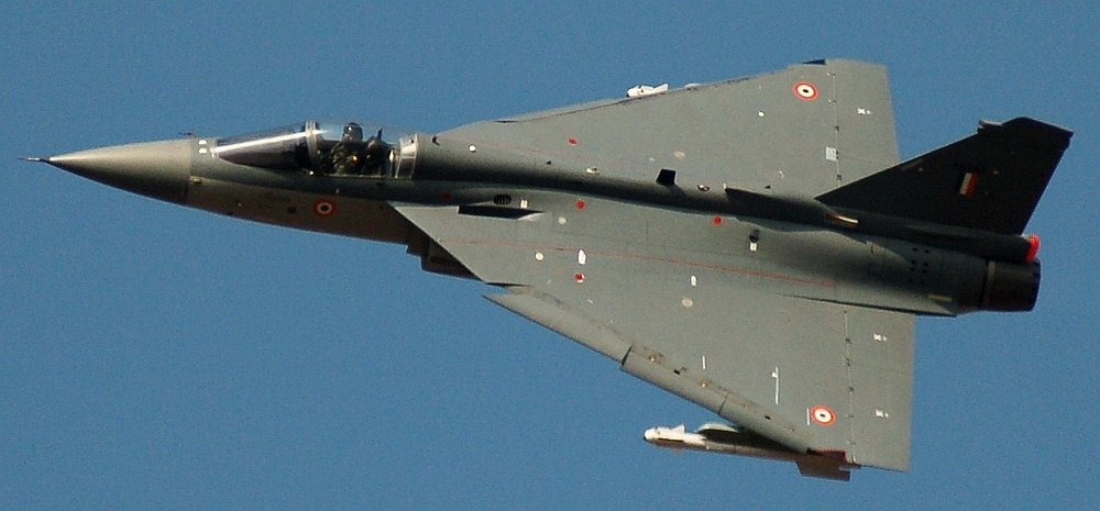 [20110116_Light_Combat_Aircraft_Tejas_India_01[5].jpg]
