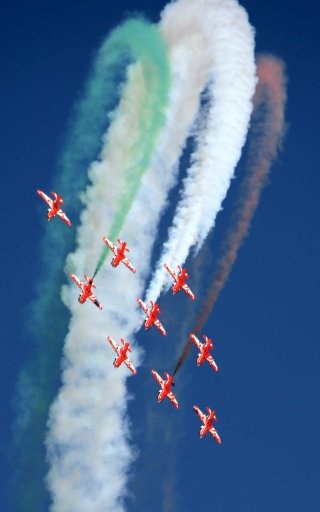 20110305-Indian-Air-Force-Surya-Kiran-Aerobatics-Wallpaper-10-TN