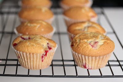 close-up photo of strawberry cupcakes