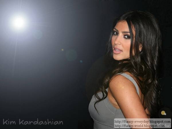金卡黛珊 Kim Kardashian寫真桌布照片露點懶人包 (1)