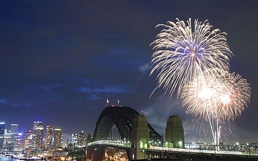[sydney_fireworks_9pm_5_small[6].jpg]