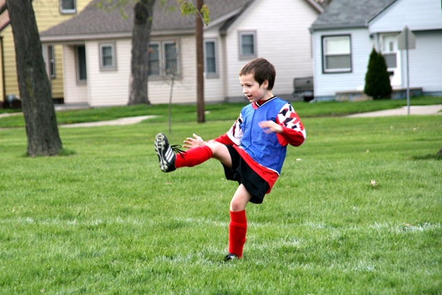 [J&MSoccer,4-10 059[2].jpg]