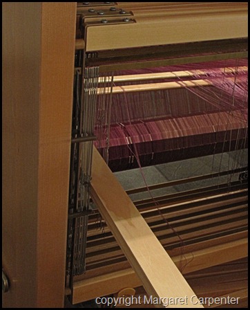 Heddlese at side of loom