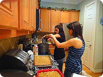 girls-cooking
