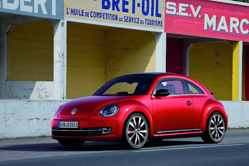 2012-Volkswagen-Beetle-10.JPG