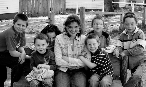 All 7 kids May 2009 b-w