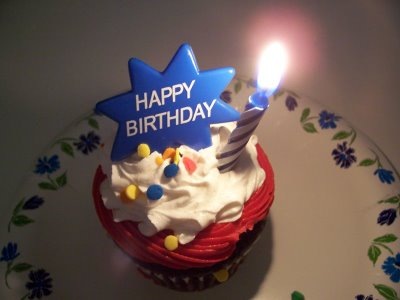 [birthdaycupcake-1[2].jpg]