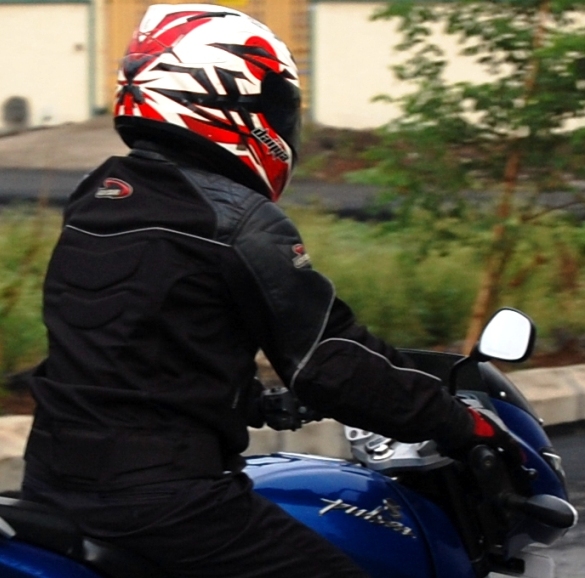 Summer Riding Gear: DSG Maze Jacket & DSG Motomesh Gloves
