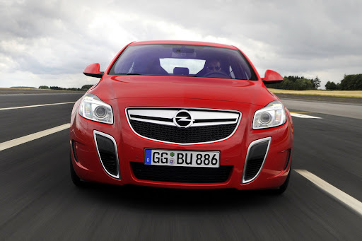 2011-Opel-Insignia-OPC-01.jpg