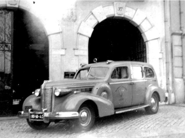 [Auto-Maca Bombeiros Voluntários Lisboneses (ex-Buick 1938 Duarte Pacheco)[4].jpg]