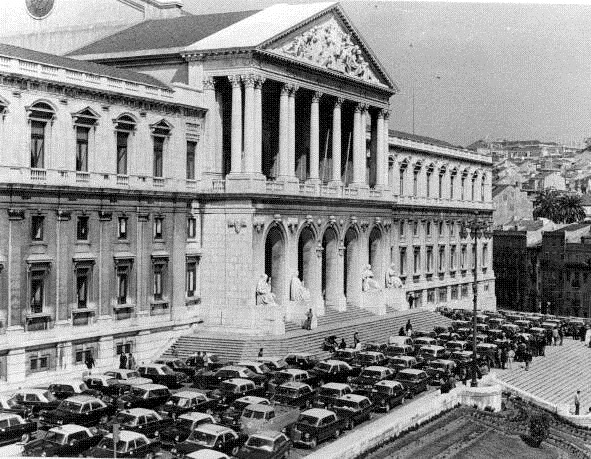 [1975 Protesto Taxistas Ex-Colonias[4].jpg]