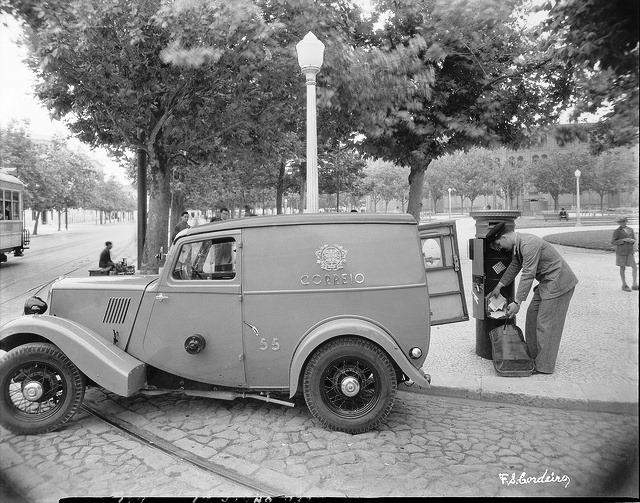 [Viatura-Postal-e-carteiro3.jpg]